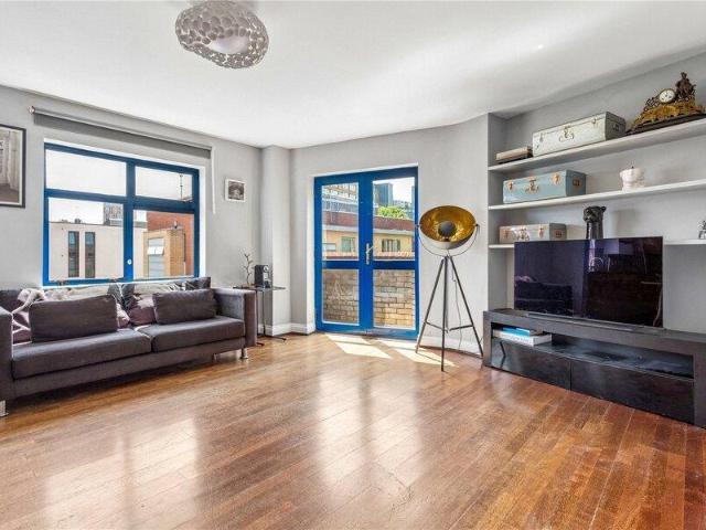 Apartment for sale in Cat Hill, England