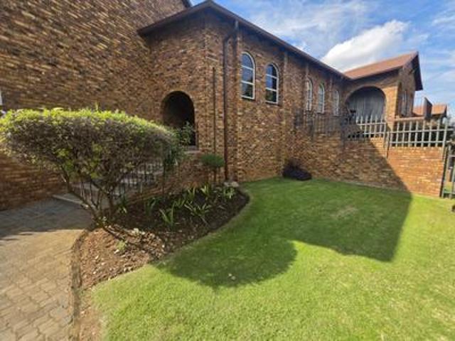 Townhouse for sale in Ekurhuleni, Gauteng