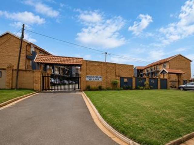 Apartment for sale in Mohlakeng, Gauteng