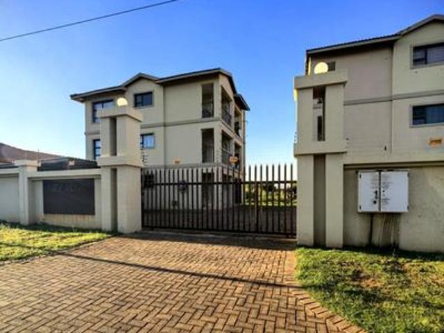 Apartment for sale in Mohlakeng, Gauteng