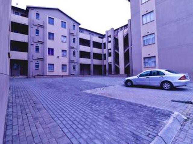 Apartment for sale in Nooitgedacht, Gauteng