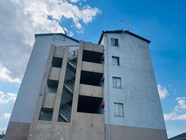 Apartment for sale in Nooitgedacht, Gauteng