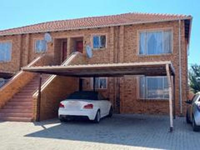 Apartment for sale in Vosloorus, Gauteng