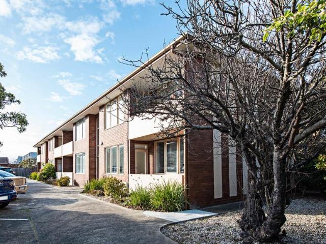 Apartment for rent in Ormond, Melbourne