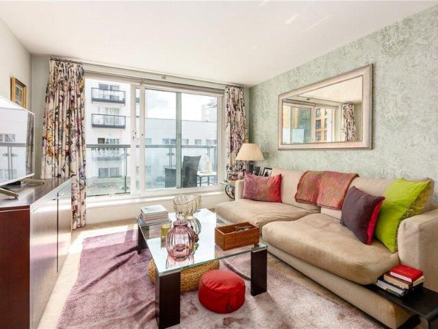 Apartment for sale in Cat Hill, England