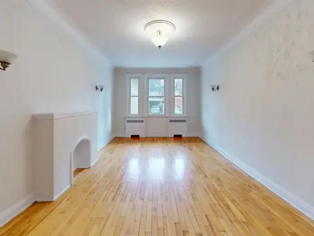 Apartment for rent in Somerset, Ottawa
