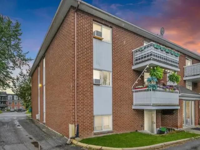 Apartment for rent in Blackburn Hamlet, Ottawa
