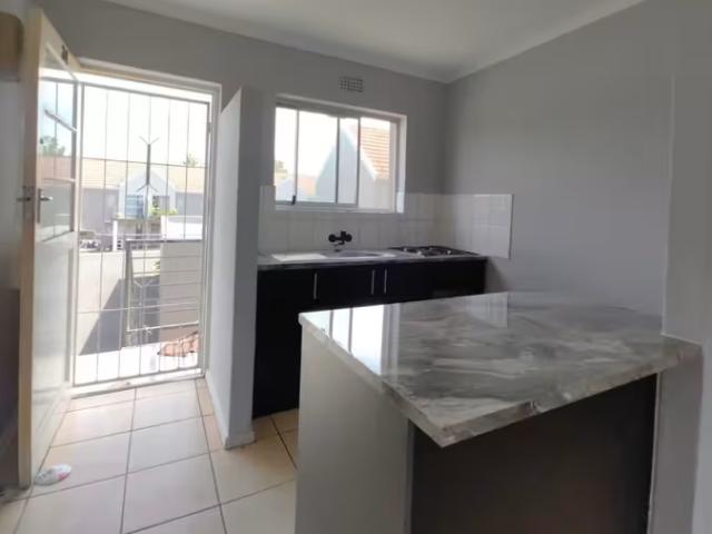 Apartment for sale in Paarl, Drakenstein Local Municipality