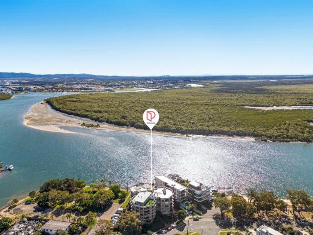 Apartment for sale in Paradise Point, Gold Coast City