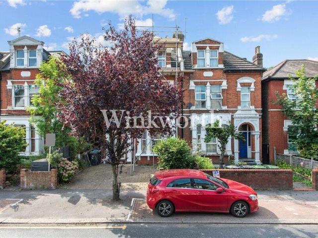 Apartment for rent in Cat Hill, England
