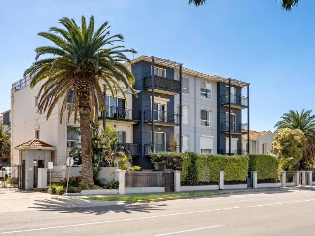 Apartment for sale in Patterson Lakes, Melbourne