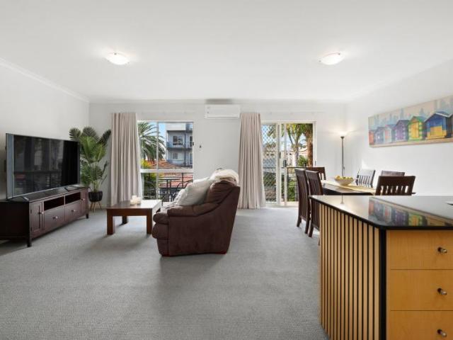 Apartment for sale in Patterson Lakes, Melbourne