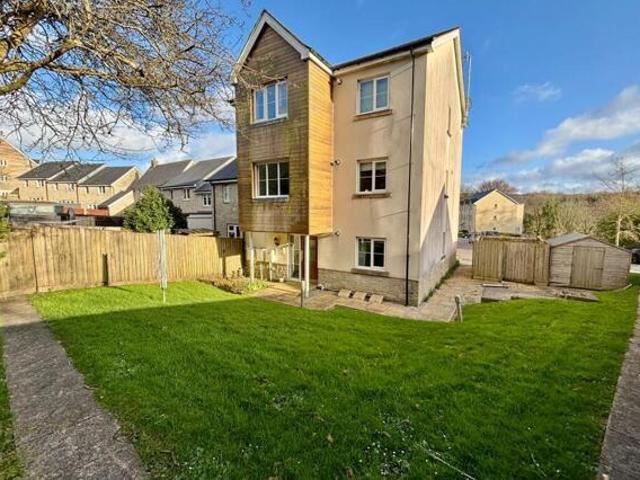 Apartment for sale in Penryn, Cornwall