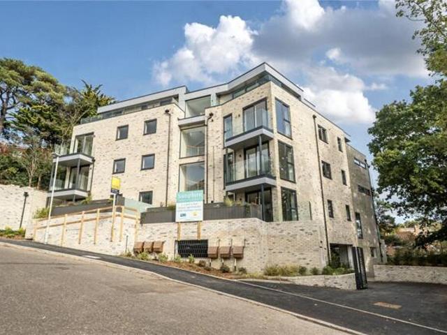 Apartment for sale in Poole