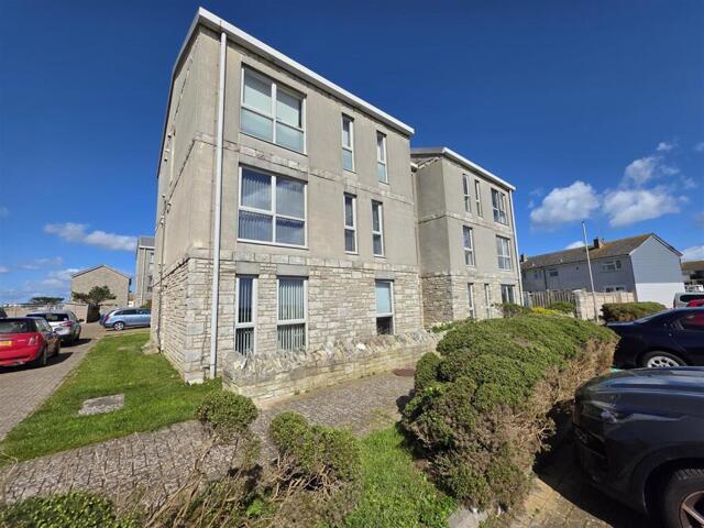 Apartment for sale in Portland, East Dorset