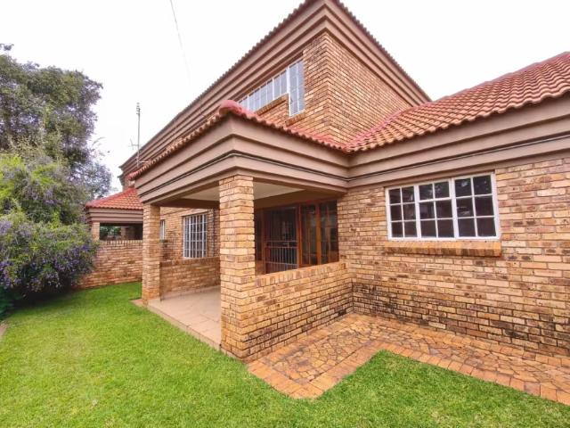 Apartment for sale in Dr Kenneth Kaunda, North West