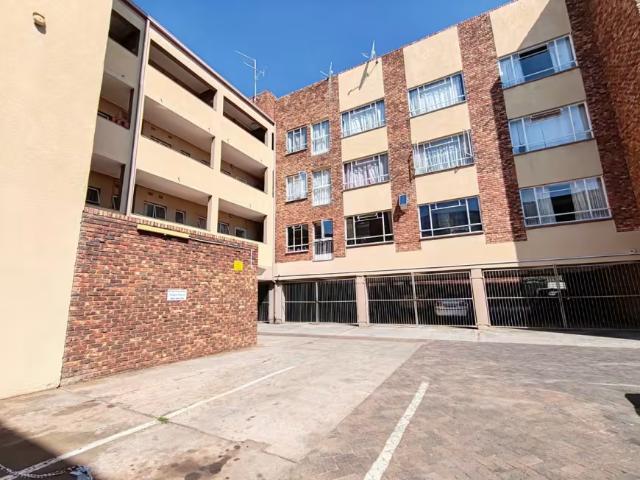 Apartment for sale in Potchefstroom, Tlokwe Local Municipality
