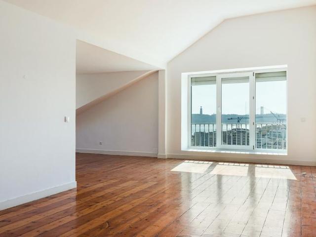 Apartamento alugar em Misericórdia, Lisboa