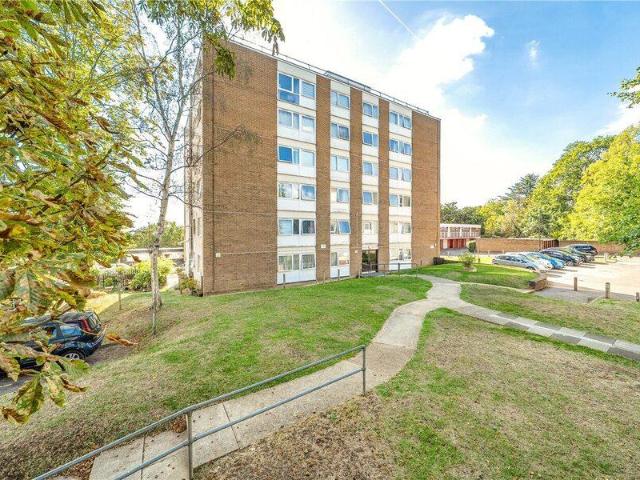 Apartment for sale in Cat Hill, England