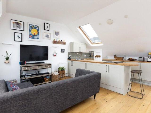 Apartment for sale in London Borough of Wandsworth, Greater London