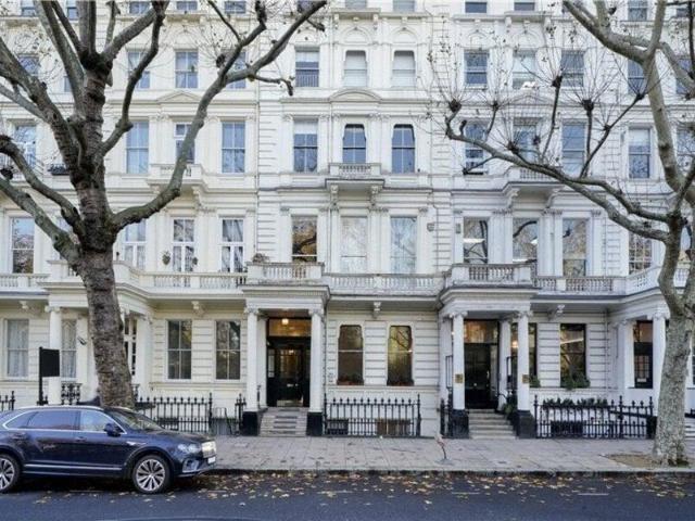 Apartment for sale in Queen's Gate, Greater London