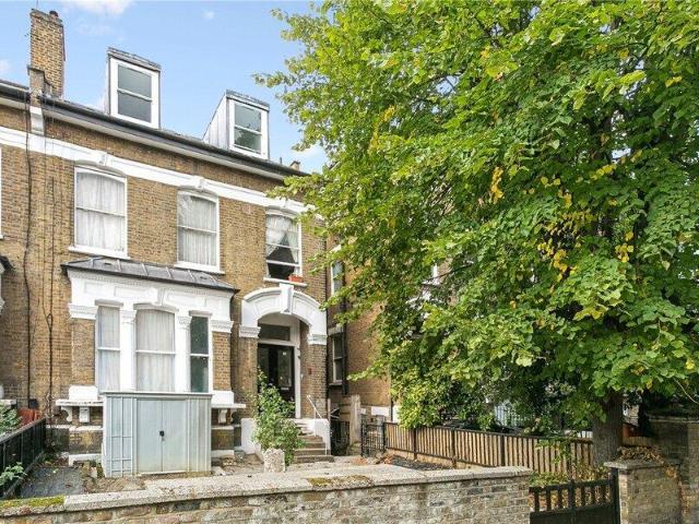 Apartment for sale in Cat Hill, England