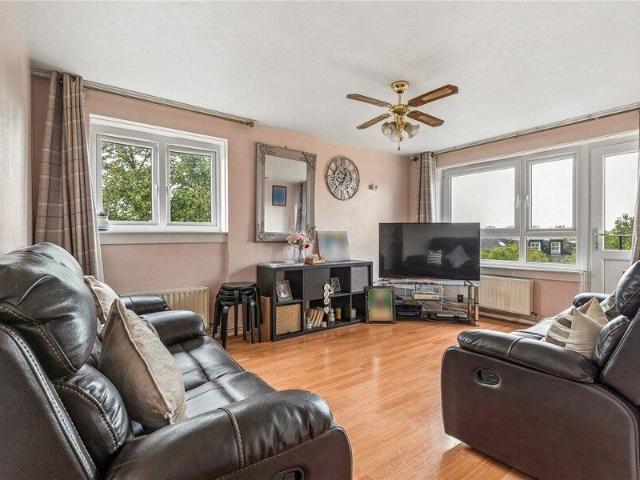 Apartment for sale in Cat Hill, England