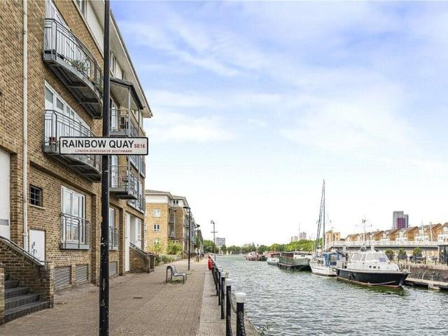 Apartment for sale in Cat Hill, England