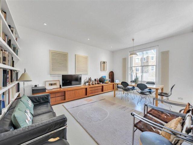 Apartment for sale in Cat Hill, England