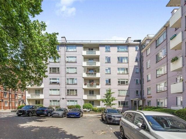 Apartment for sale in Cat Hill, England