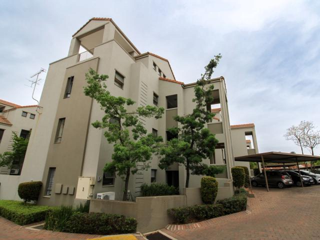 Apartment for rent in Bryanston West Ext 1, Randburg