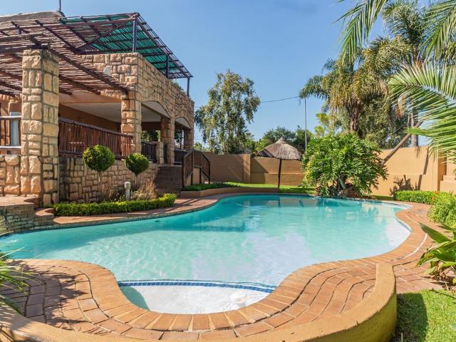 Apartment for rent in Douglasdale, Randburg