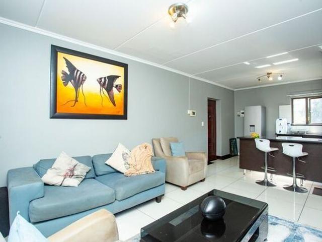 Apartment for rent in Noordwyk, City of Johannesburg Metropolitan Municipality