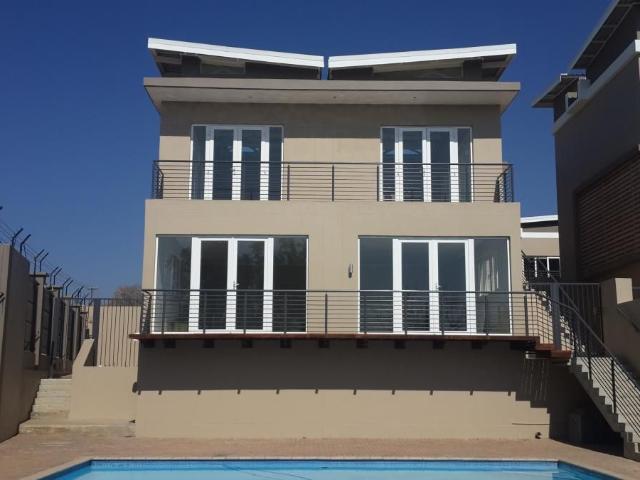 Apartment for rent in North & Sandton, Randburg