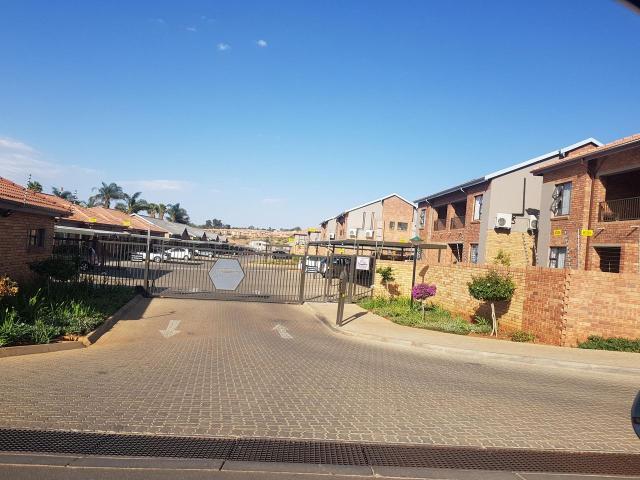 Apartment for rent in Nooitgedacht, Gauteng