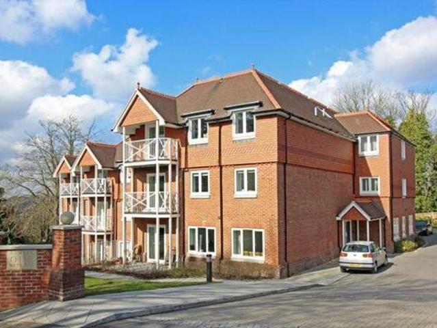 Apartment for sale in Sanderstead, Sanderstead