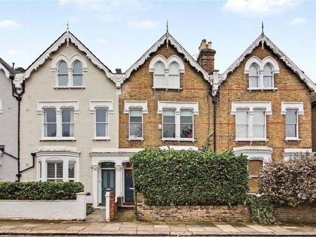 Apartment for rent in Cat Hill, England