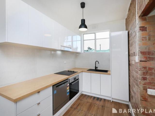 Apartment for rent in Seddon, Melbourne