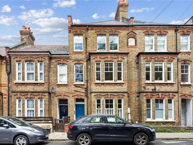 Apartment for sale in Cat Hill, England