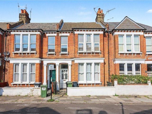 Apartment for sale in Cat Hill, England