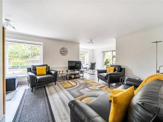 Apartment for sale in Royal Borough of Greenwich, Greater London