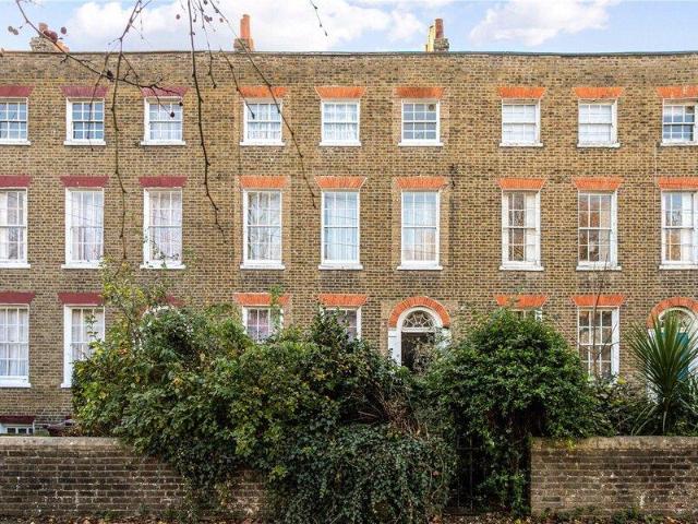 Apartment for sale in Cat Hill, England