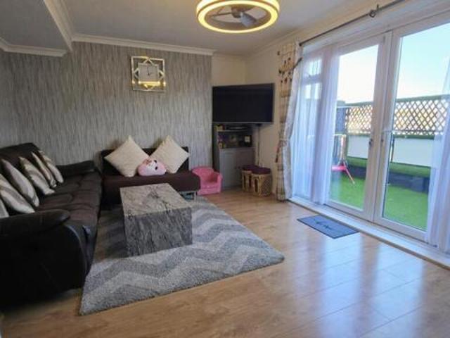 Apartment for sale in South Ockendon, Essex
