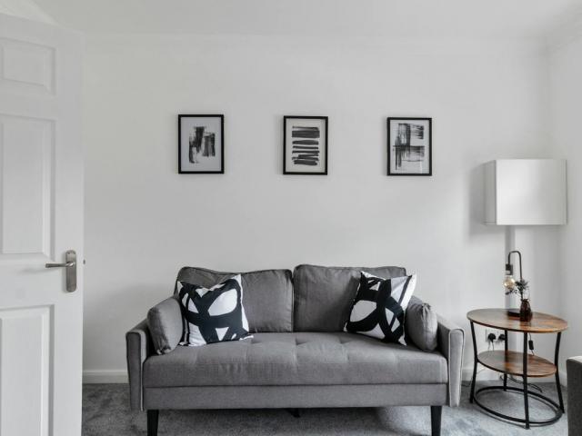 Apartment for rent in St Albans, Five Acres