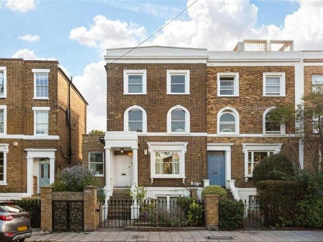 Apartment for sale in London Borough of Lambeth, Greater London