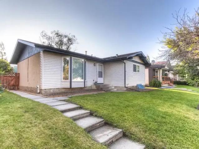 Apartment for rent in Westmount, Strathmore