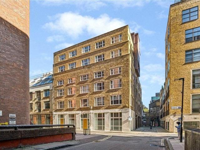 Apartment for sale in Cat Hill, England