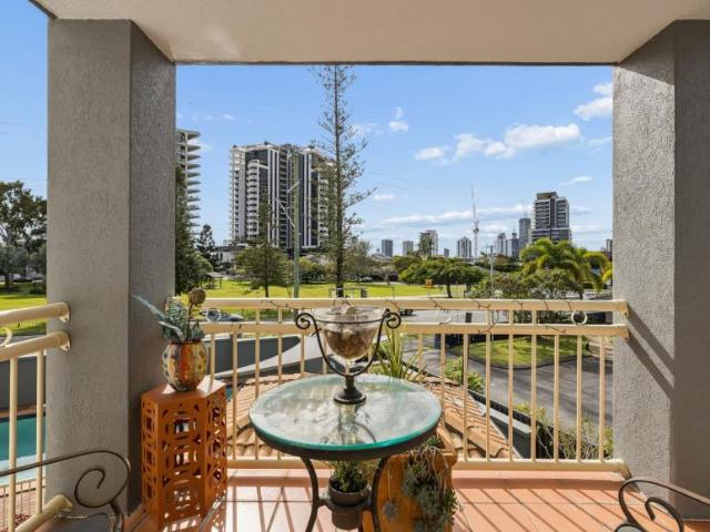 Apartment for sale in Surfers Paradise, Gold Coast City