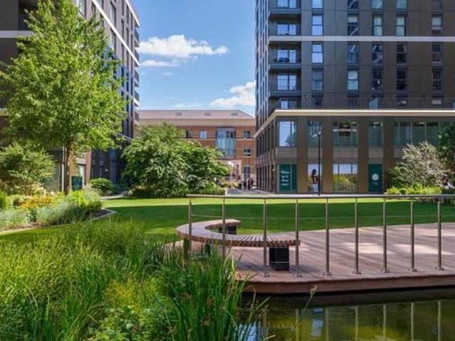 Apartment for sale in Birch Green, Lower Halliford