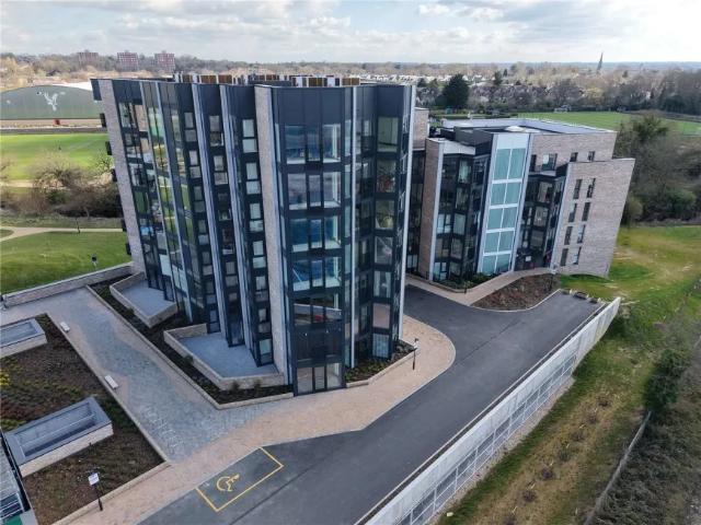 Apartment for sale in Greater London